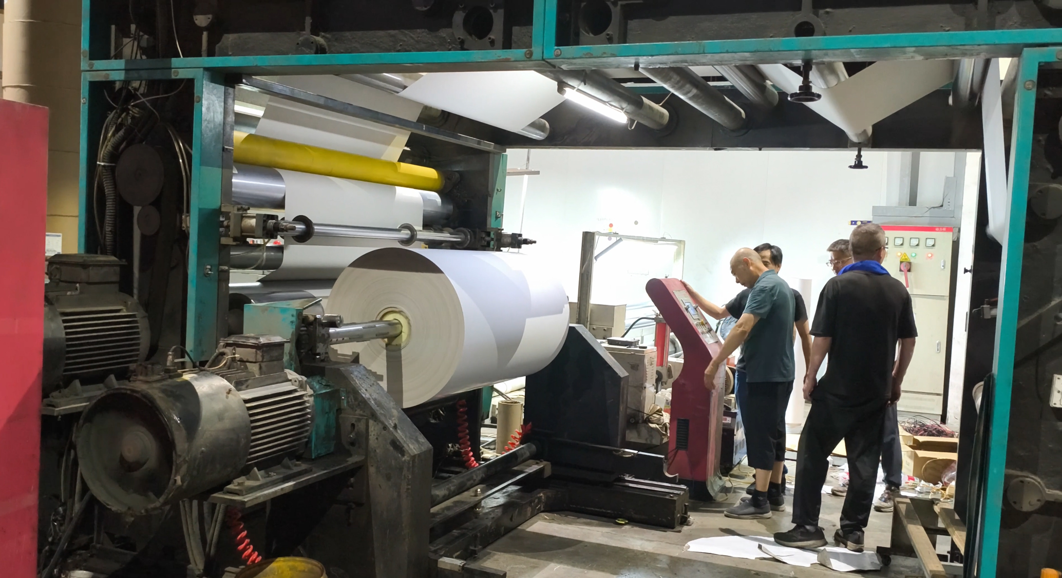 十二年“硬核”表现：稳得住，扛得。67361c顶级游戏娱乐华腾变频器助力印刷厂稳产增效！